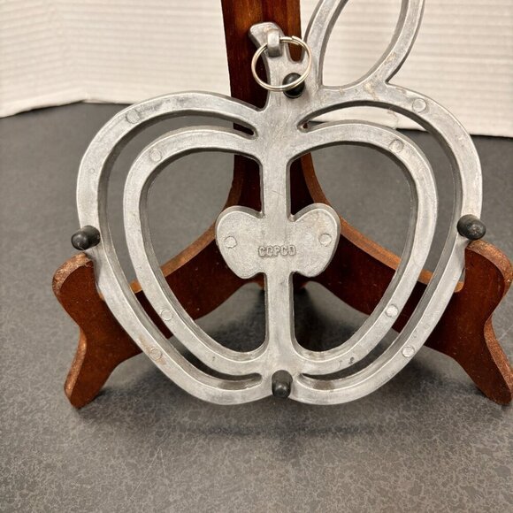 Apple Trivet by Copco VTG  MidCentury Kitchen Decor Farmhouse - Picture 2 of 9